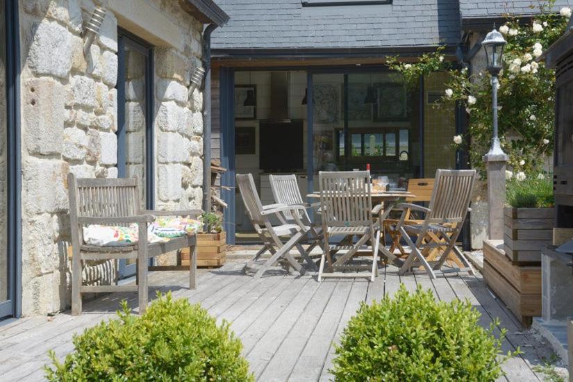 פואסננט Mousterlin Cottage מראה חיצוני תמונה